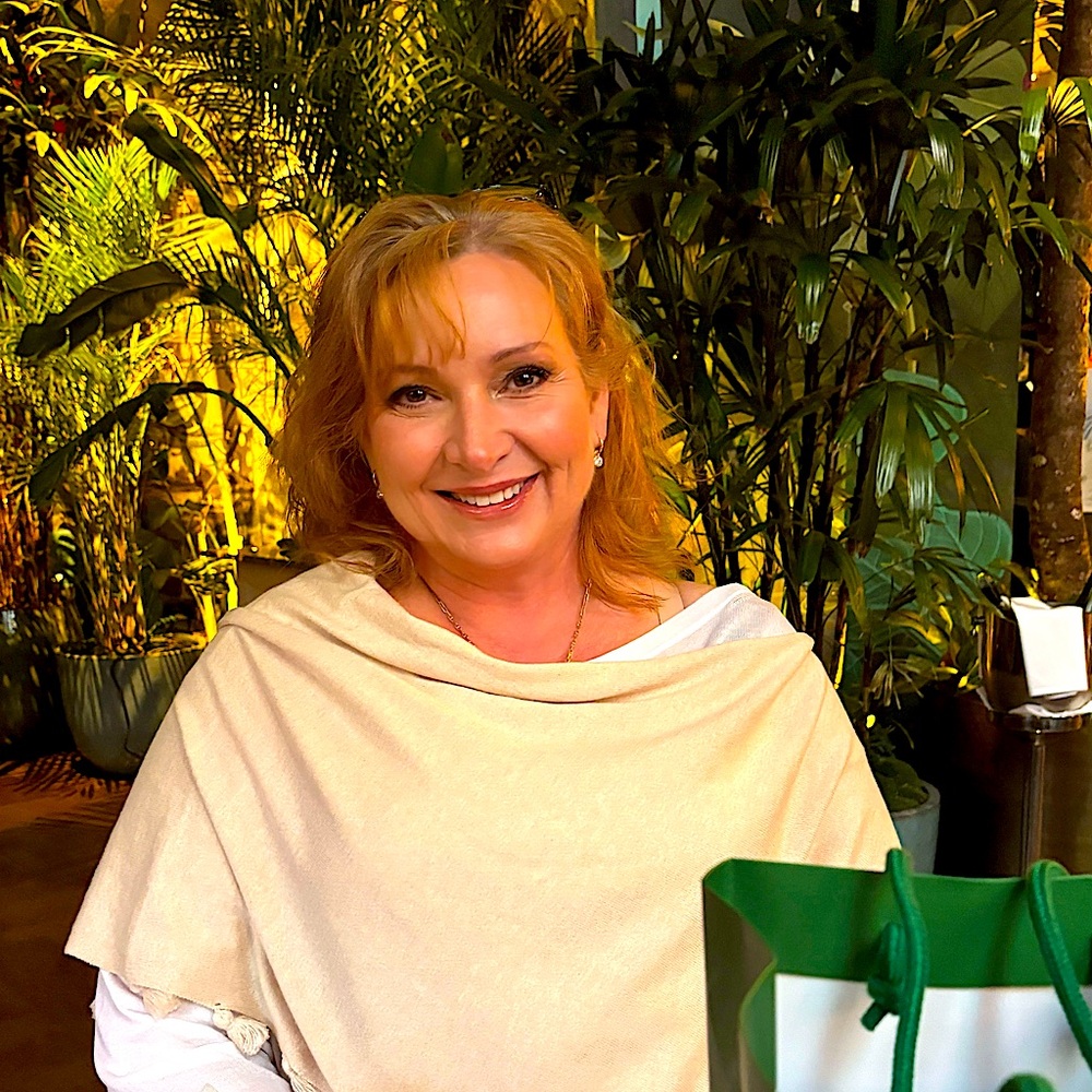 Meet your Posher, Julie